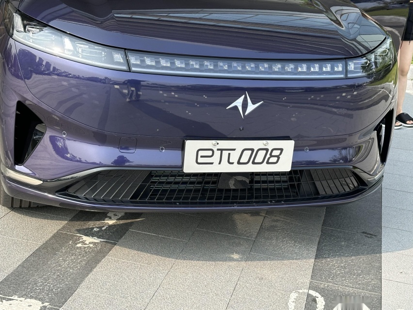 试驾东风奕派 eπ008，带彩电冰箱沙发的大六座SUV，理想L6平替
