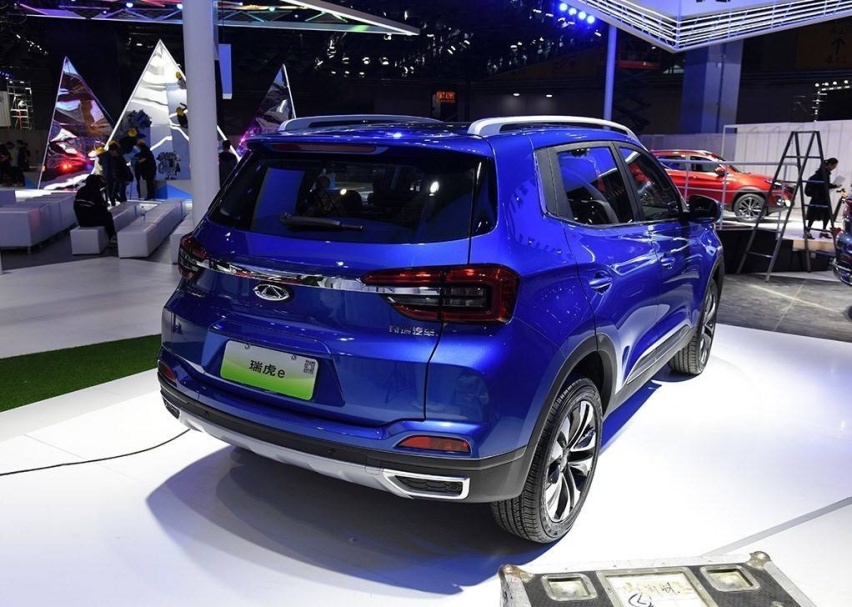 1024x0_1_q95_autohomecar__ChsEe1y0RUaAciqmAAMxe4inqLY514.jpg