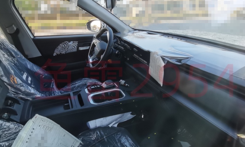 差点以为是越野车， 奇瑞全新SUV谍照曝光，有揽胜极光內味