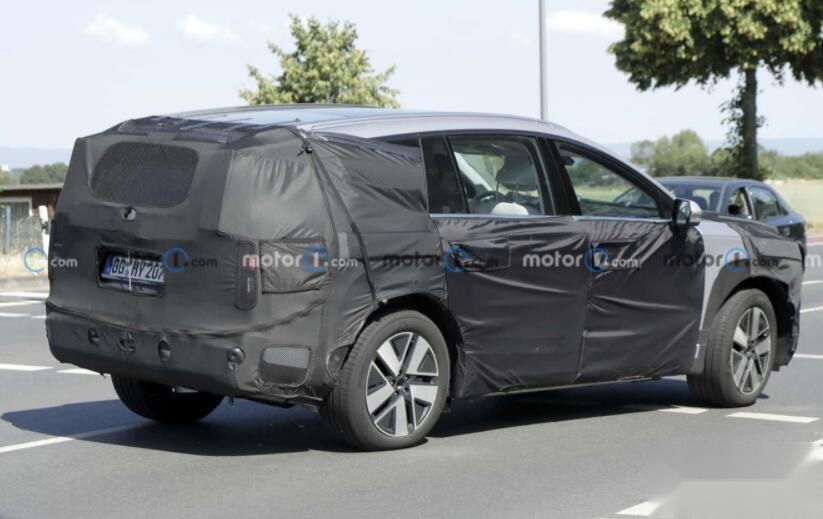 起亚EV9姊妹车！2024年量产发布，现代IONIQ 7伪装谍照曝光