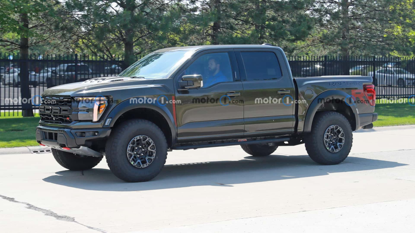 新款福特F-150 Raptor R谍照曝光，5.2L发动机就够迷人