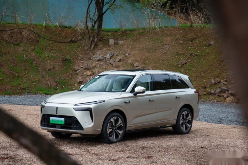 30万、插混、大六座SUV，这杯“蓝山”要硬刚理想L8？