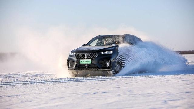 VV7 PHEV系列驭冰踏雪，尽展科技旗舰实力担当