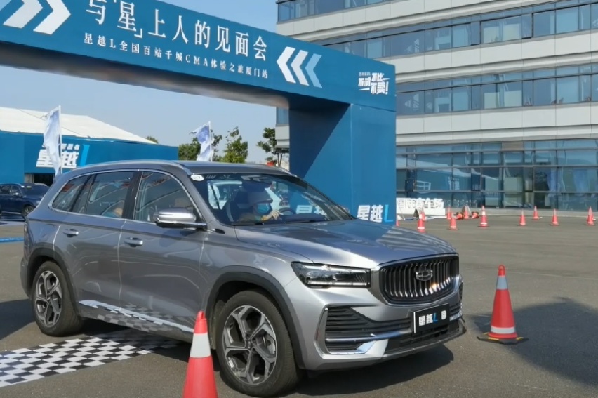 全系2.0T，高配四驱，试驾SUV颠覆者吉利星越L，开起来真香！