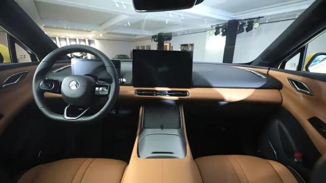 最大续航630km，零百加速3.7秒，18万起的合创A06值得买吗？