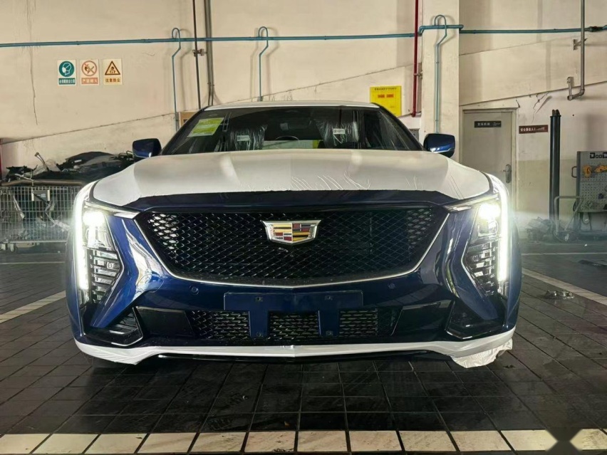 新款凯迪拉克CT5，新前脸+9K曲面双联屏，能否提升品牌溢价？