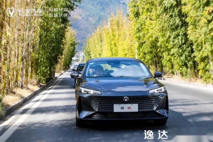 试驾官丨评测长安逸达，好看又好开，日系靠边站？