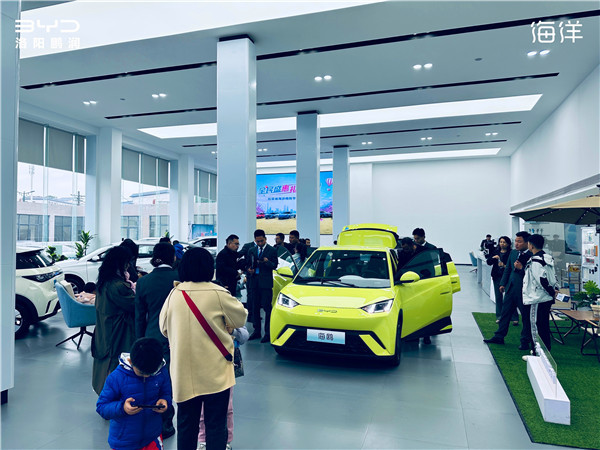 比亚迪海鸥到店了！预售7.88-9.58万元  4月26日正式上市！