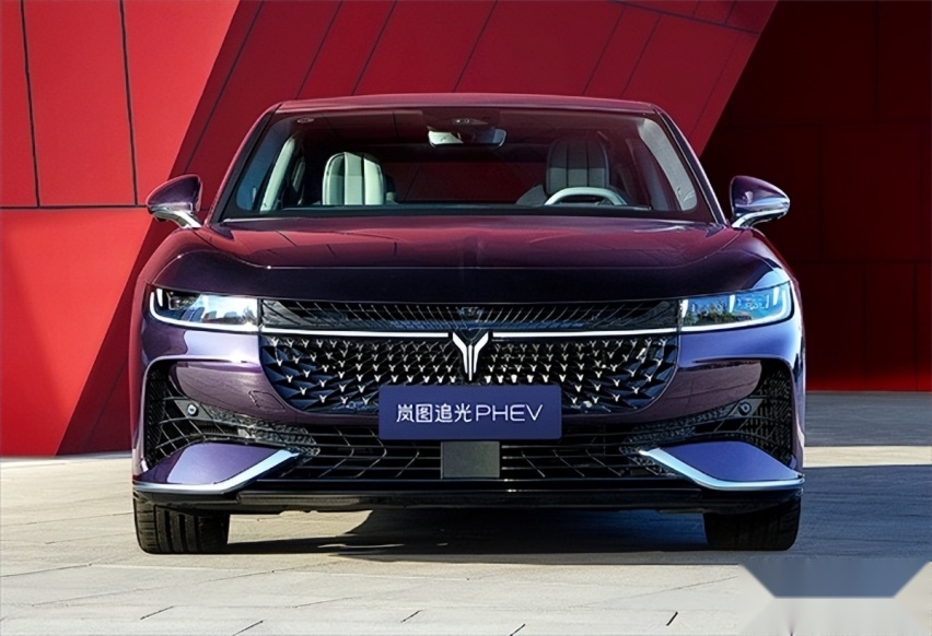对标“56E”岚图追光PHEV上市 只要25.28万起