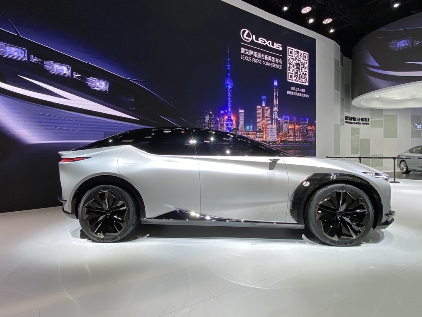 上海车展实拍：雷克萨斯LF-Z概念车，零百加速仅需3秒