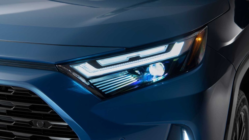 海外版2022款丰田RAV4官图发布！强迫症能接受中控屏加按键吗？