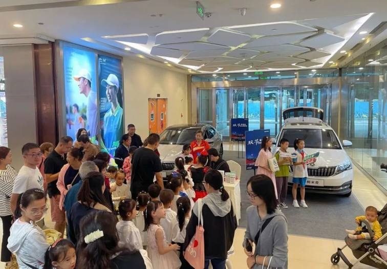 “乐”享童年，向光前行，与斯柯达一起奏响秋天的乐章