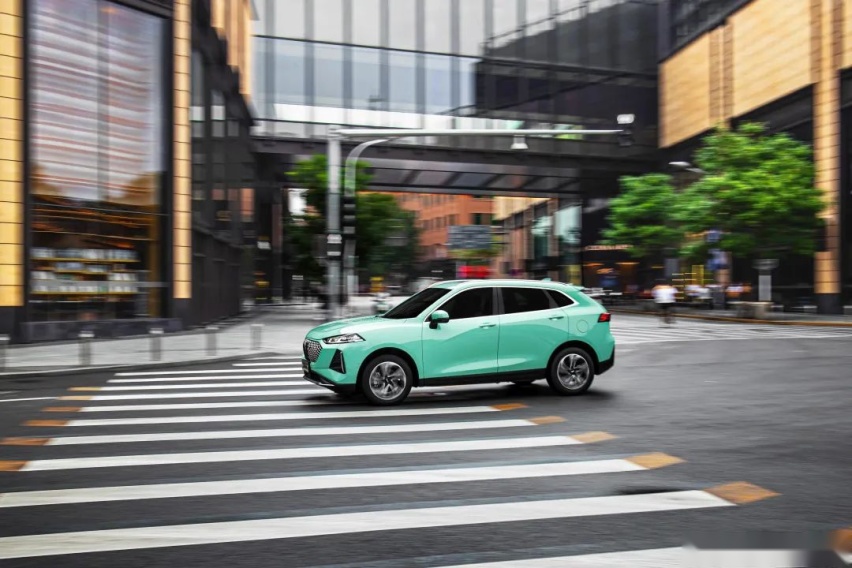 试驾WEY玛奇朵 新一代智能混动SUV