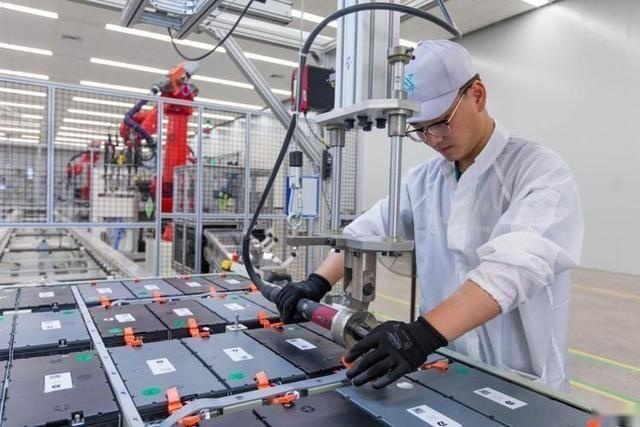 小米SU7上市倒计时，它的价格能否再掀汽车降价风暴？