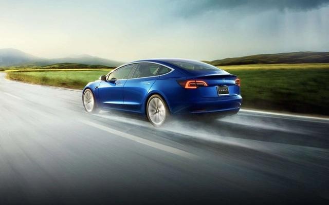 【30万纯电动】选668km续航的特斯拉Model 3还是420km的蔚来ES6？