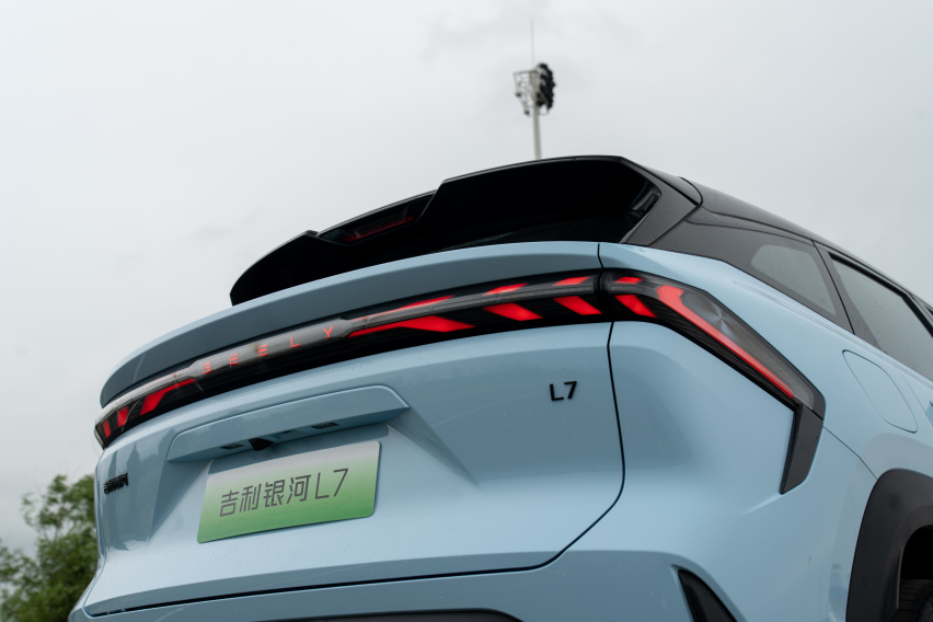 汽车界的“8848” 场地试驾吉利银河L7