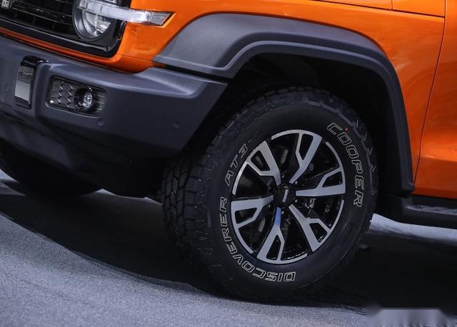 长城WEY全新硬派SUV:坦克300,三把锁+大梁底盘,还要什么牧马人