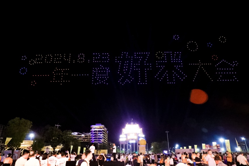 东风纳米01“一定银”惊艳首秀！携共创版车型成都车展上市