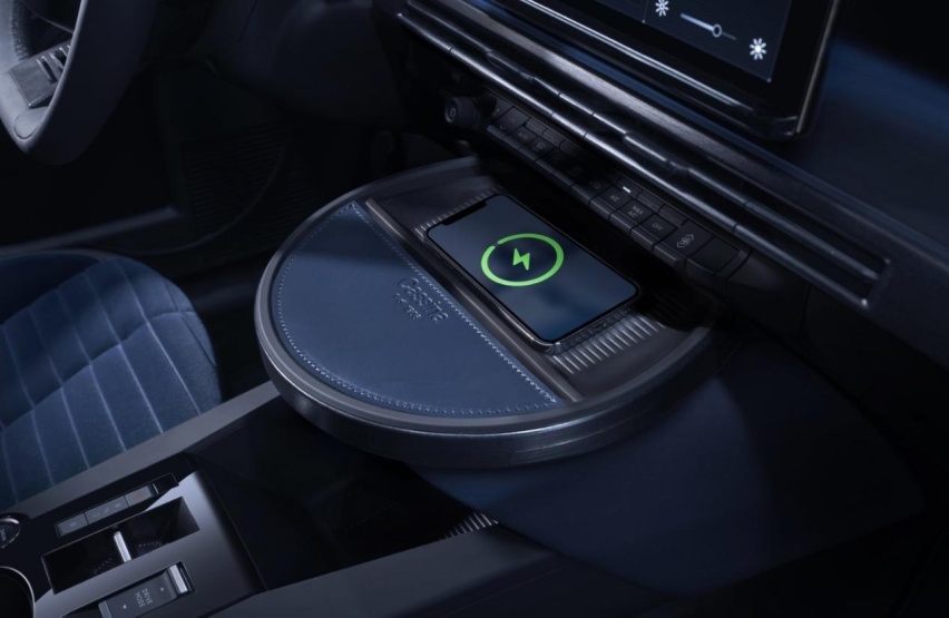 2025款蓝旗亚Ypsilon，品牌重返全球市场，意大利百年老牌