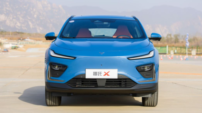 15万内家用纯电SUV,哪吒X能否挑战行业标杆比亚迪元PLUS?
