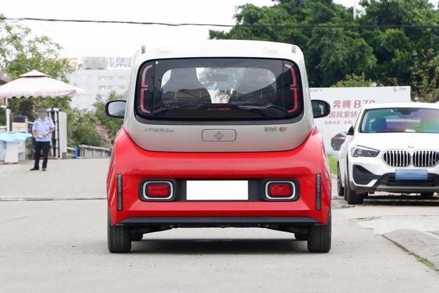 個性十足的新能源小車,一次滿電跑305km,帶你看寶駿kiwi ev