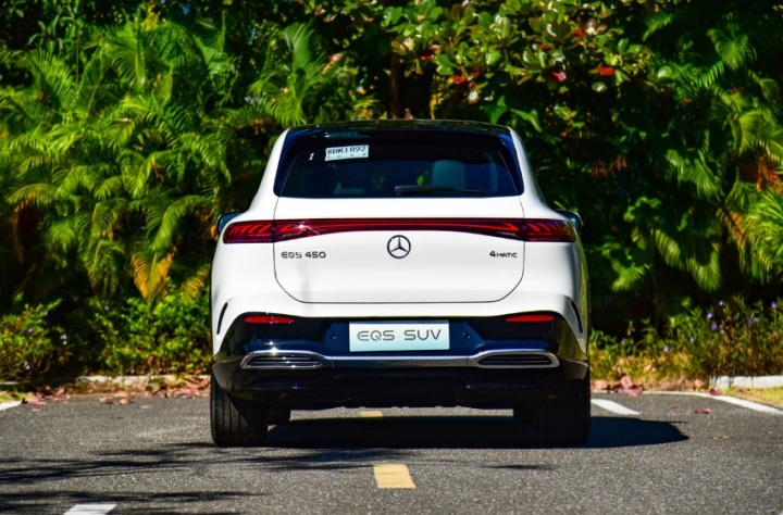 宝马iX对比奔驰EQS SUV，谁是百万元电动车天花板？