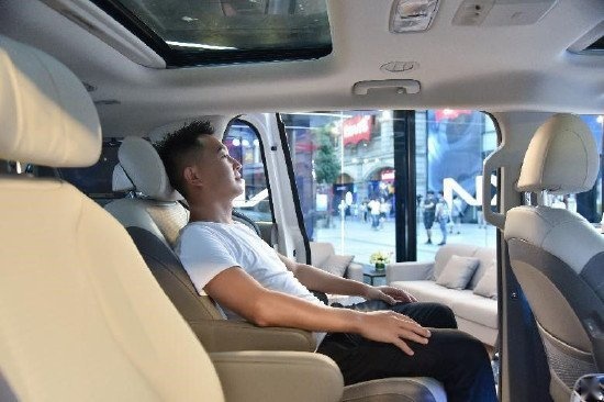 第四代嘉华巡展走进江城,现场体验,预订人气爆棚,下半年国内上市