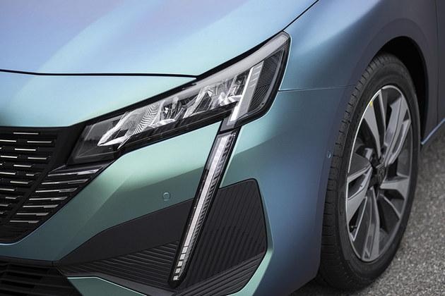 全系1.6T+爱信6AT+6安全气囊，新款标致408配置比老款更厚道？