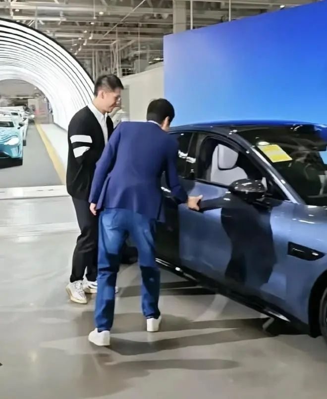 小米SU7的情绪价值：“撩妹高手”是如何炼成的？