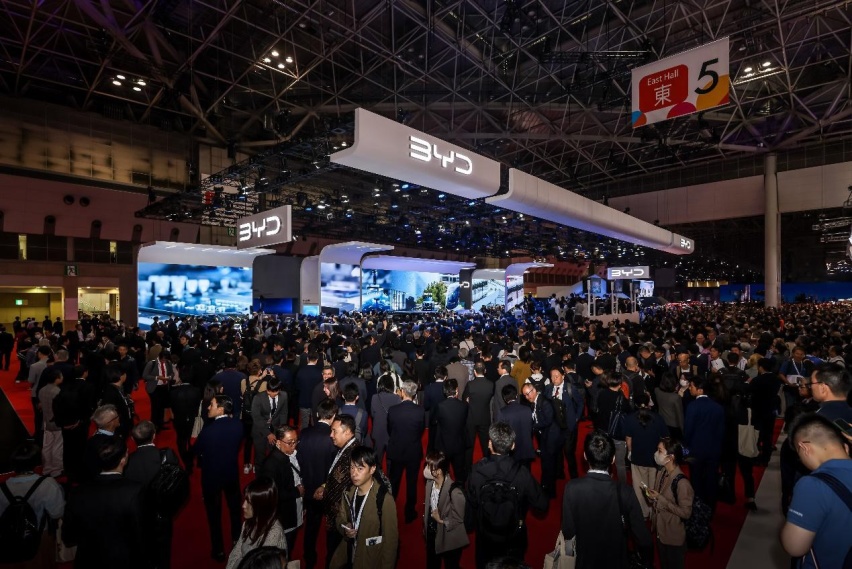 奇迹时刻！比亚迪月销30万再创新高度 年销300万辆目标即将达成