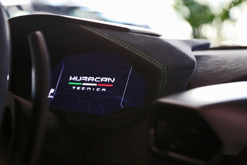 公路和赛道的极致融合，实拍兰博基尼Huracán Tecnica