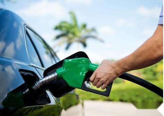 10万级省油买菜车，这三大热门之选，用起来舒服成本也低