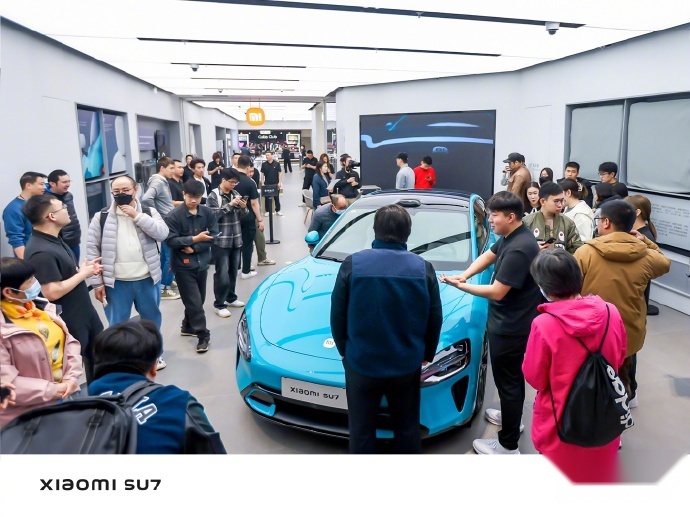 小米SU7正式进店，工作人员能说的都在雷军微博