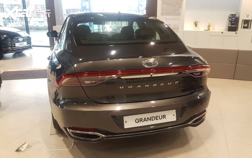 优雅的造型 全新现代雅尊海外实车到店