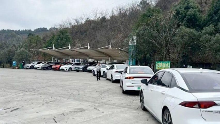深圳限制插混用充电站，嫌充电太慢，这到底是在针对谁？