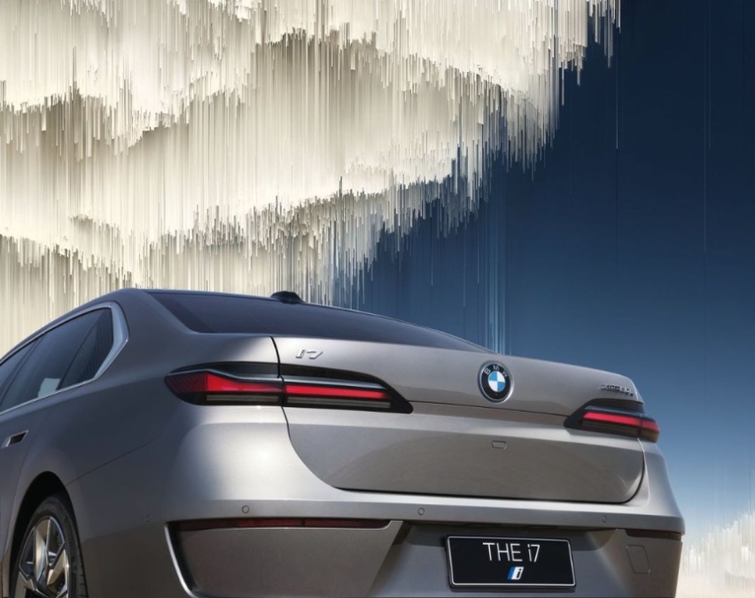 创新纯电动BMW i7到店，首批车主将获限量版艺术版画