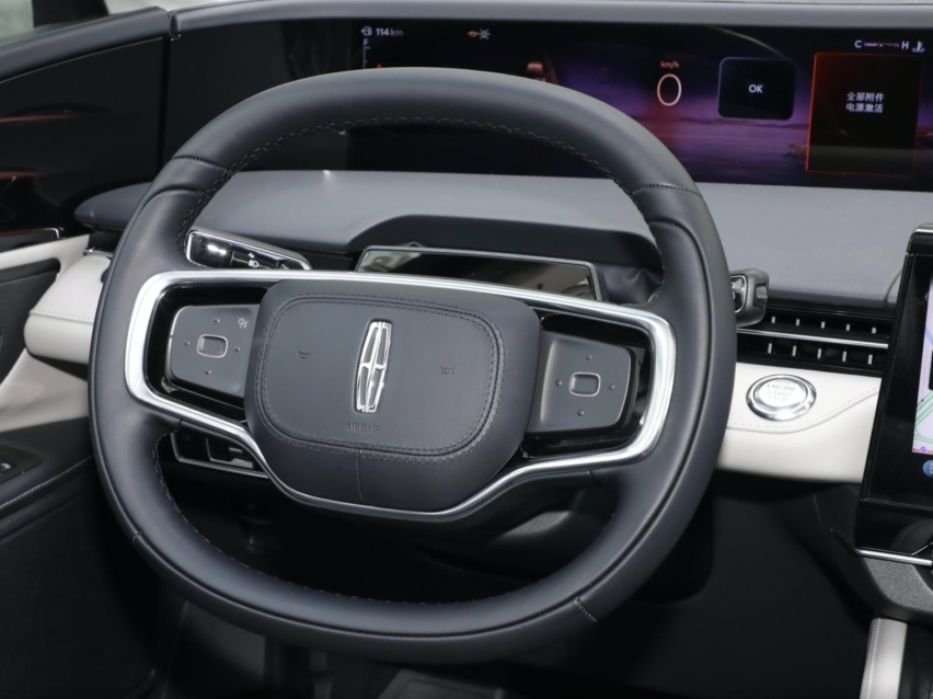 比拼SUV：林肯航海家对决沃尔沃XC60