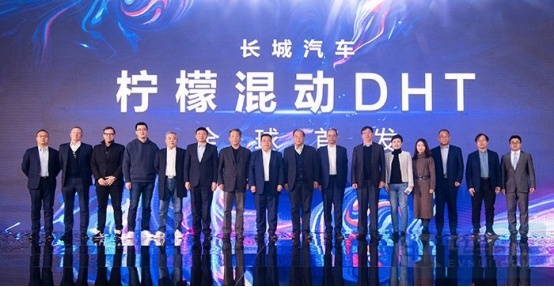 摩卡DHT-PHEV上市！“吊打蔚小理”卖30万真值回票价？