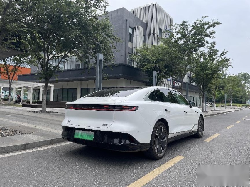 半个月2000公里，岚图追光车主直言，这款车太好开了