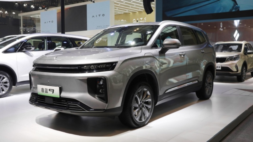 能换电的大SUV，电耗不低，但睿蓝9养车比唐EV省2千/年