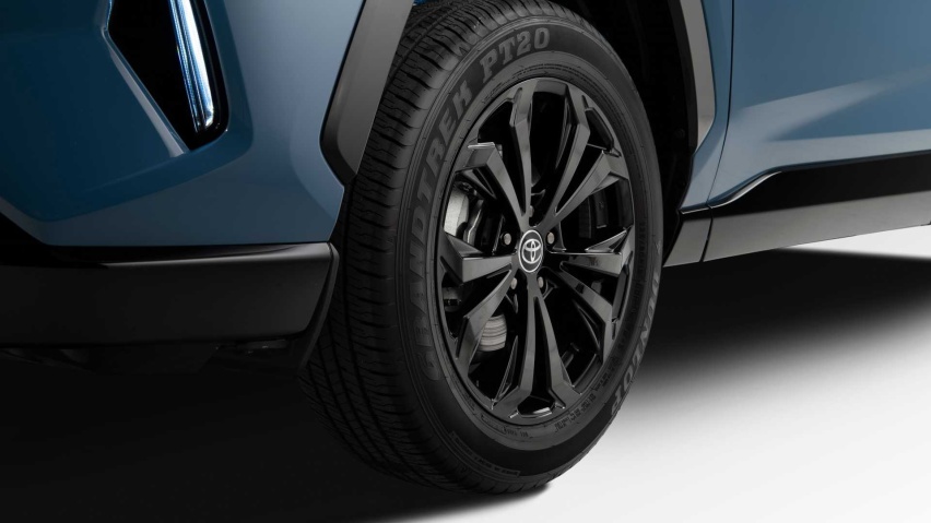 海外版2022款丰田RAV4官图发布！强迫症能接受中控屏加按键吗？