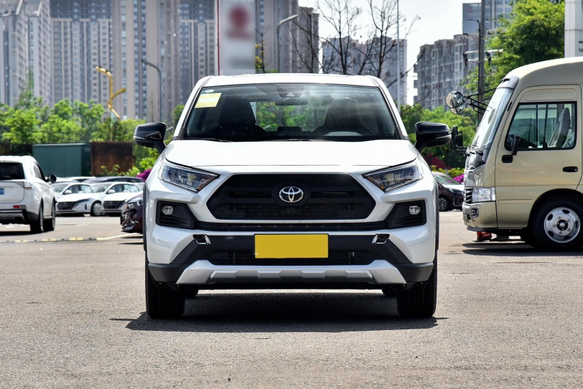 一汽丰田RAV4荣放，经济实用颜值高，能不能买？