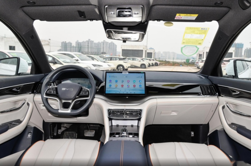 15万预算买SUV，想要省油空间大，宋PLUS DM-i荣耀版值得一看