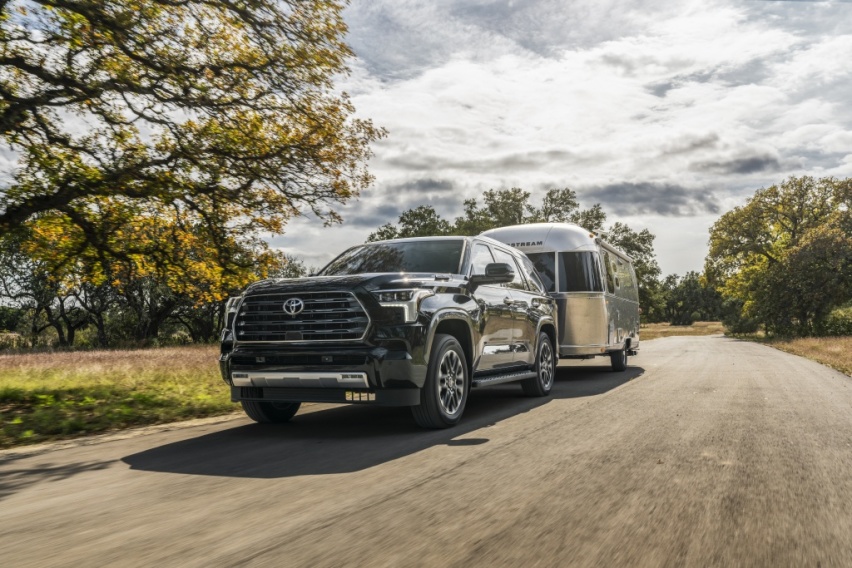 全新丰田7座大型SUV,配3.4T混合动力发动机,会进入国内吗?