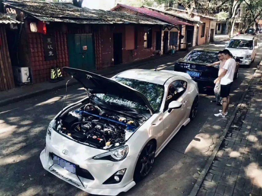 购入特斯拉Model 3玩姿态改装，只因油价涨了两毛钱