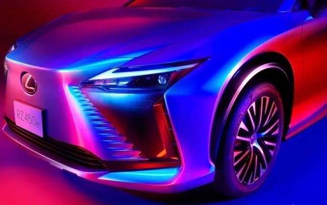 LEXUS RZ450e预告图 F1同款方向盘 500km续航