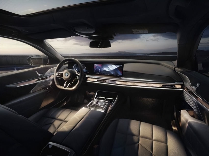 宝马史上最强电动车BMW i7 M70L上海全球首发