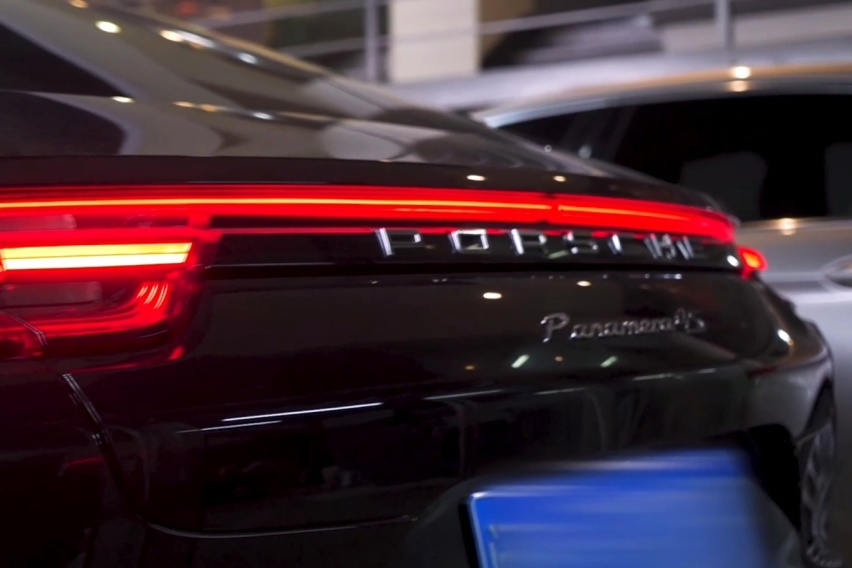 实拍保时捷Panamera 4行政加长版，全车最便宜的选装都要700