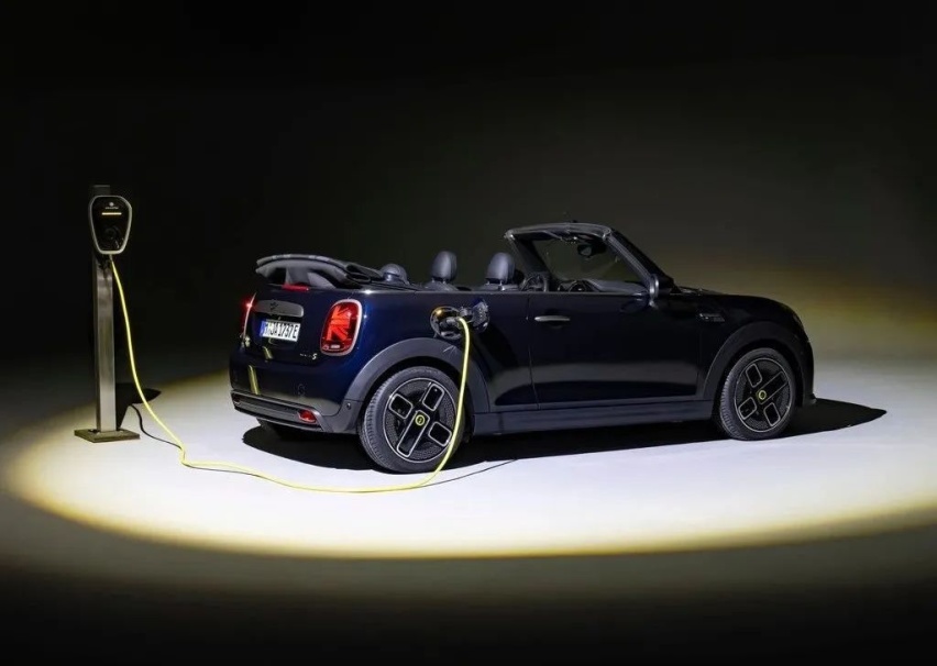 这才是纯电敞篷，Mini Cooper SE Convertible