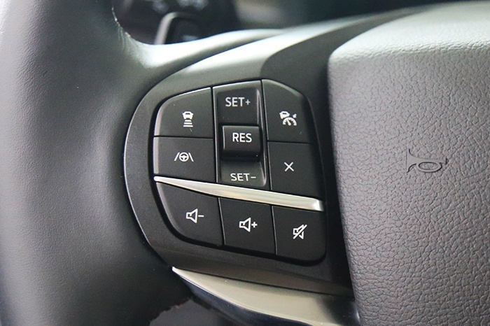 全新探险者实拍：30多万的纵置后驱中大型SUV，还有谁？